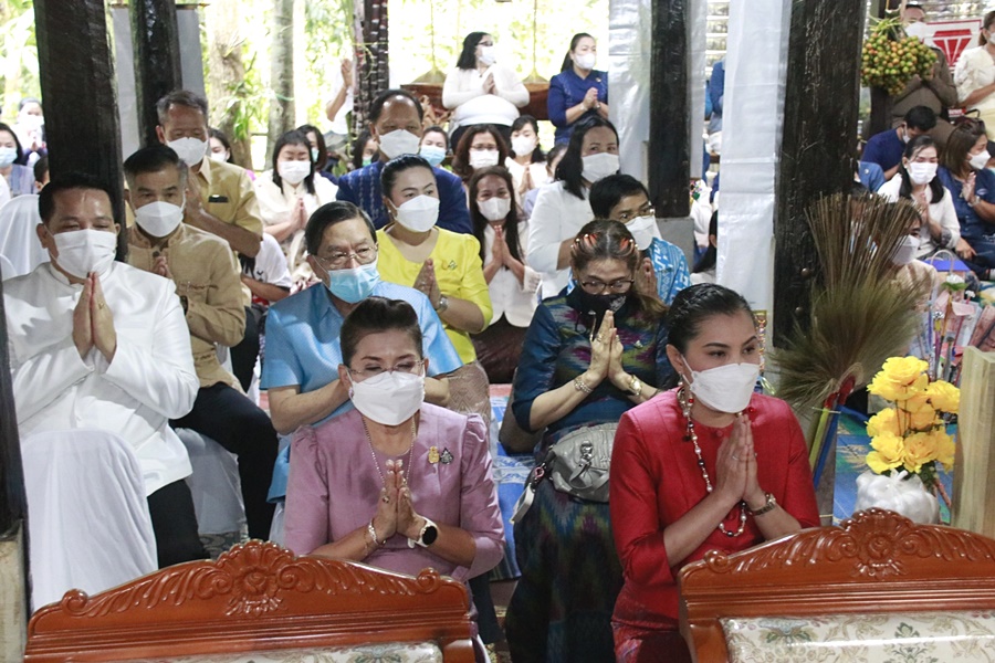 ปลัดกระทรวงมหาดไทย นำคณะร่วมเป็นเจ้าภาพงานทอดกฐินสามัคคี ถวาย ณ ที่พักสงฆ์วังสิ้ว
