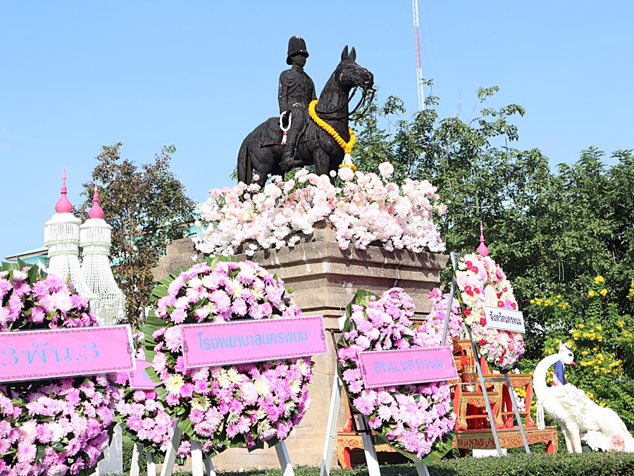 พช.นครพนม ร่วมพิธีน้อมรำลึกในวันคล้ายวันสวรรคตพระบาทสมเด็จพระจุลจอมเกล้าเจ้าอยู่หัว 23 ตุลาคม 2565