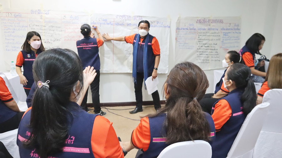 พช.นครพนม รุกสร้างความสมัครสมานสามัคคีเพิ่มความสัมพันธ์ที่ดีในองค์กร ประจำปี 2565