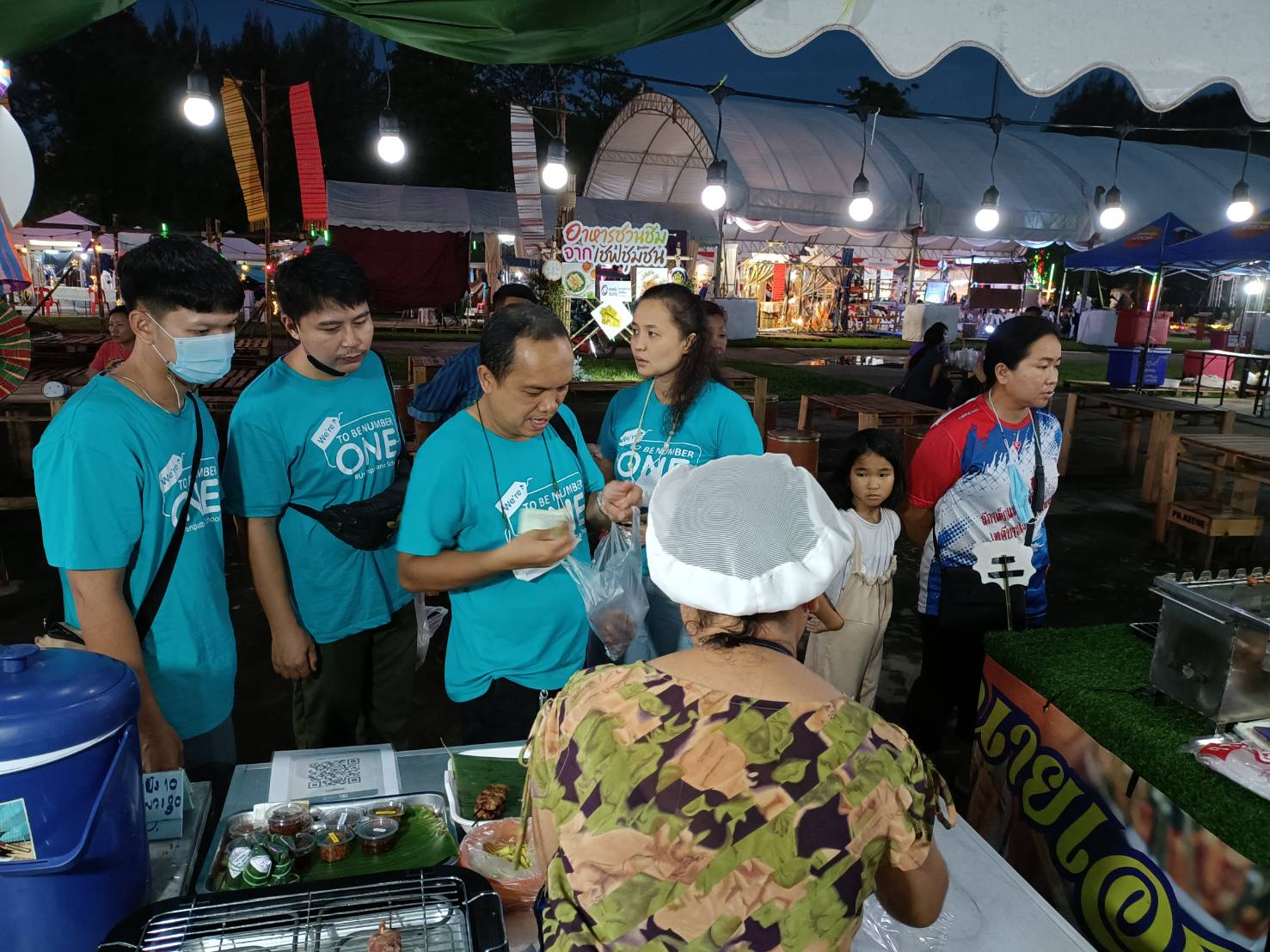 พช.นครพนม เสริมทัพ OTOP งานประเพณีไหลเรือไฟและงานกาชาดจังหวัดนครพนม ประจำปี 2565