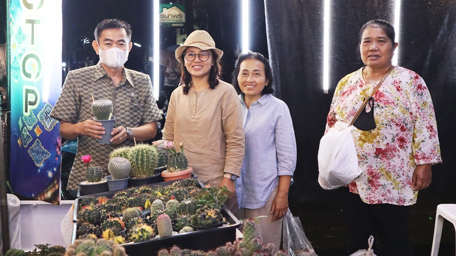 พช.นครพนม เสริมทัพ OTOP งานประเพณีไหลเรือไฟและงานกาชาดจังหวัดนครพนม ประจำปี 2565