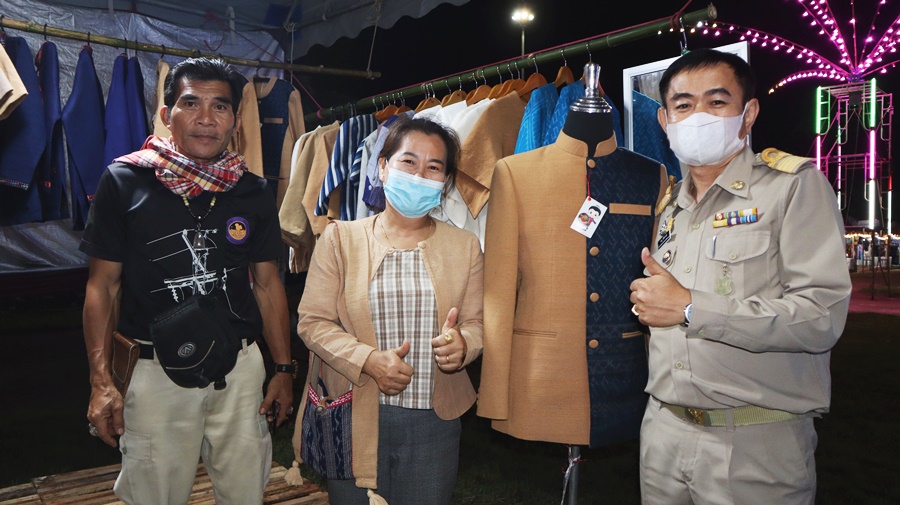 พช.นครพนม เสริมทัพ OTOP งานประเพณีไหลเรือไฟและงานกาชาดจังหวัดนครพนม ประจำปี 2565