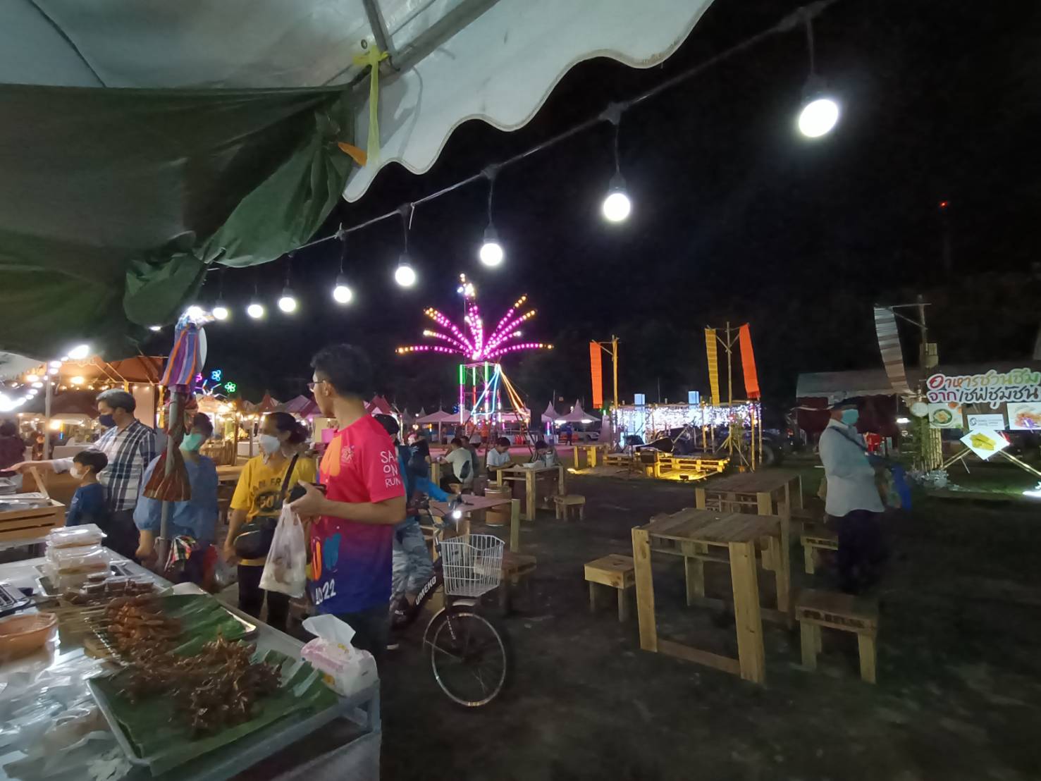 พช.นครพนม เสริมทัพ OTOP งานประเพณีไหลเรือไฟและงานกาชาดจังหวัดนครพนม ประจำปี 2565