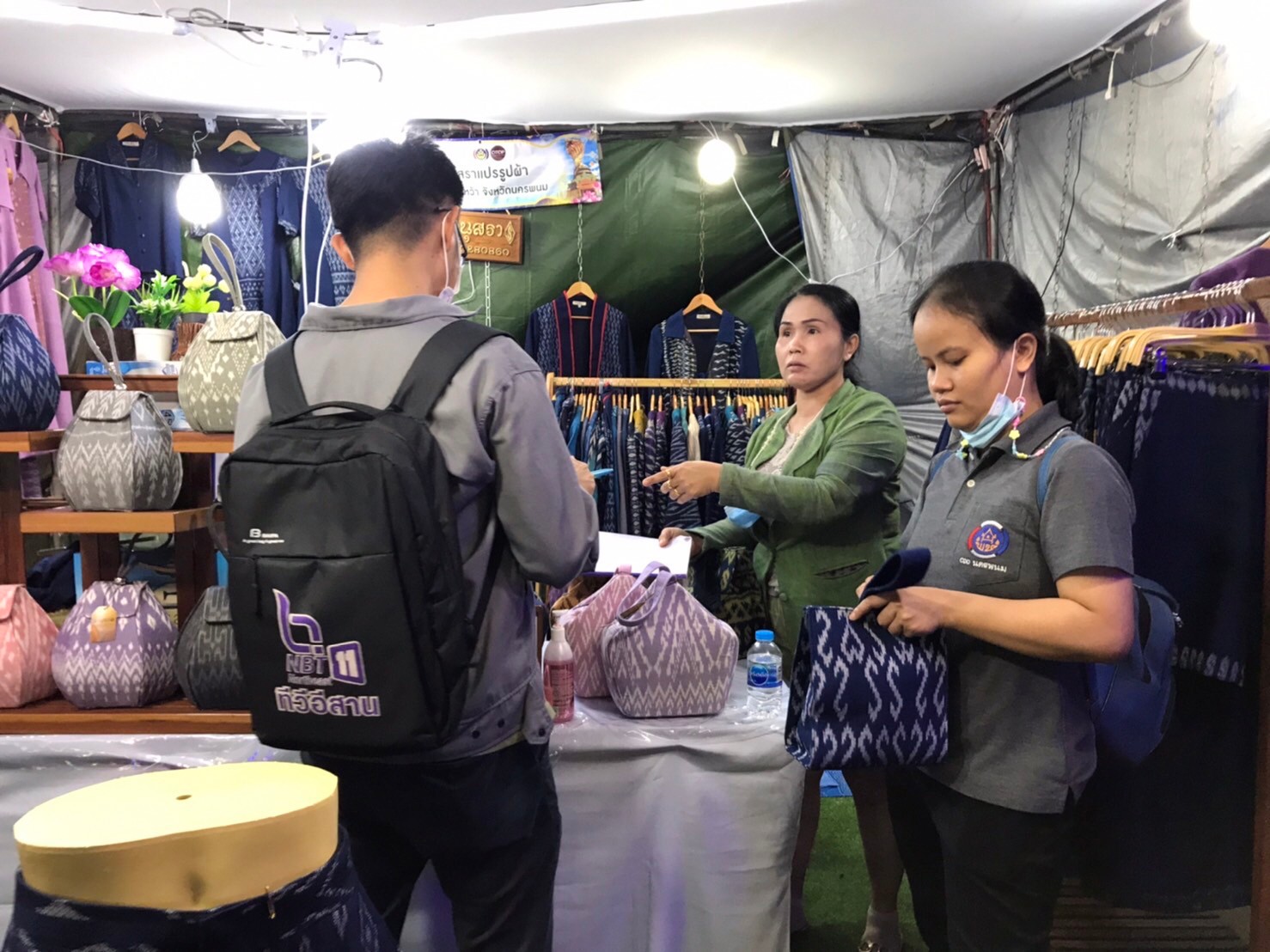 พช.นครพนม เสริมทัพ OTOP งานประเพณีไหลเรือไฟและงานกาชาดจังหวัดนครพนม ประจำปี 2565