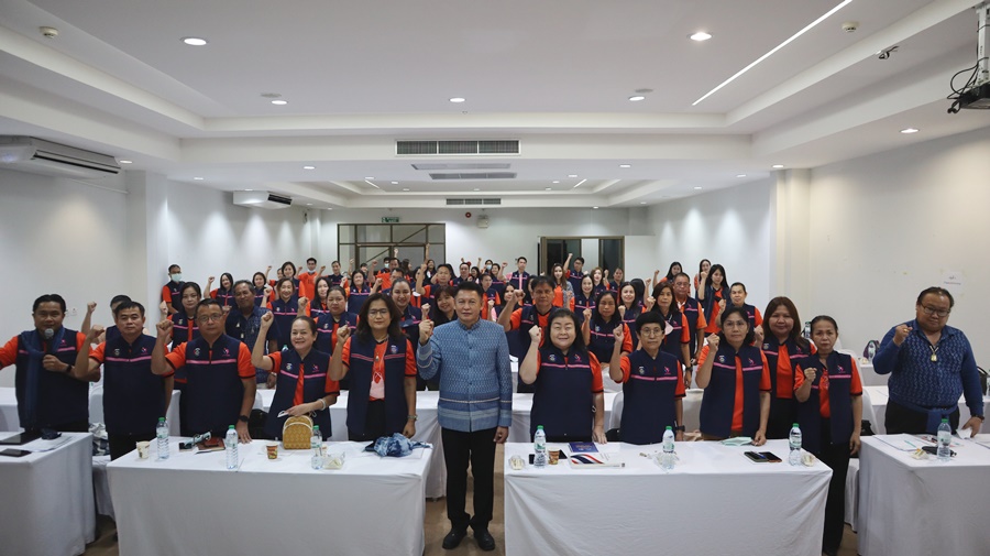 พช.นครพนม รุกสร้างความสมัครสมานสามัคคีเพิ่มความสัมพันธ์ที่ดีในองค์กร ประจำปี 2565