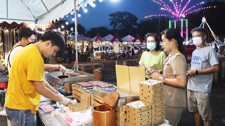พช.นครพนม เสริมทัพ OTOP งานประเพณีไหลเรือไฟและงานกาชาดจังหวัดนครพนม ประจำปี 2565