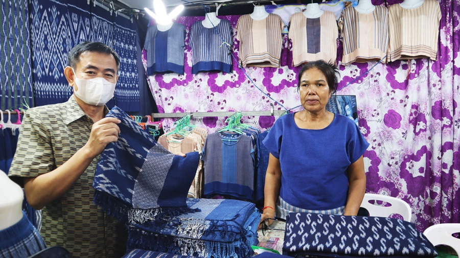 พช.นครพนม เสริมทัพ OTOP งานประเพณีไหลเรือไฟและงานกาชาดจังหวัดนครพนม ประจำปี 2565