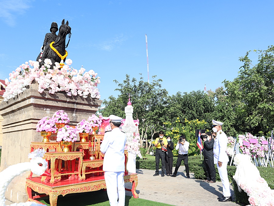 พช.นครพนม ร่วมพิธีน้อมรำลึกในวันคล้ายวันสวรรคตพระบาทสมเด็จพระจุลจอมเกล้าเจ้าอยู่หัว 23 ตุลาคม 2565