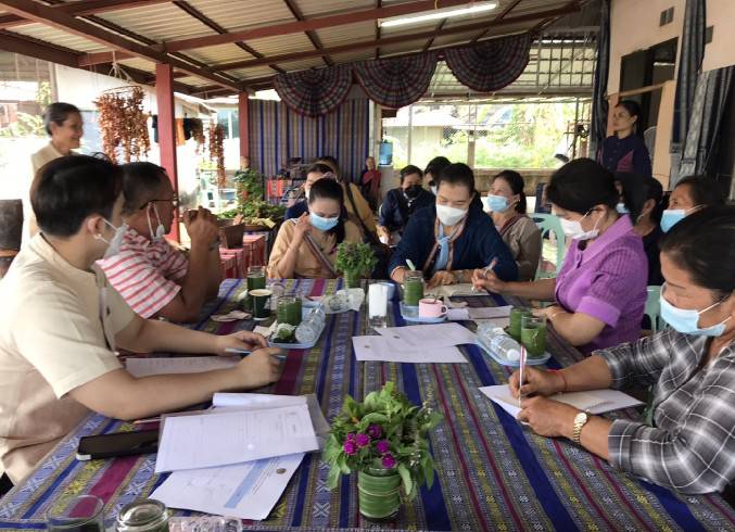กรมการพัฒนาชุมชน ขับเคลื่อนการสืบสานภูมิปัญญาและองค์ความรู้การย้อมผ้าด้วยสีธรรมชาติในการพัฒนาผลิตภัณฑ์ผ้าไทย พื้นที่จังหวัดนครพนม