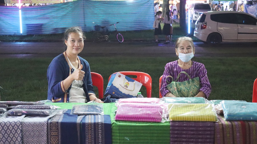 พช.นครพนม เสริมทัพ OTOP งานประเพณีไหลเรือไฟและงานกาชาดจังหวัดนครพนม ประจำปี 2565