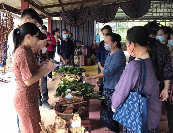 กรมการพัฒนาชุมชน ขับเคลื่อนการสืบสานภูมิปัญญาและองค์ความรู้การย้อมผ้าด้วยสีธรรมชาติในการพัฒนาผลิตภัณฑ์ผ้าไทย พื้นที่จังหวัดนครพนม