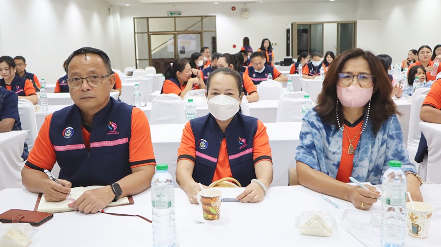 พช.นครพนม รุกสร้างความสมัครสมานสามัคคีเพิ่มความสัมพันธ์ที่ดีในองค์กร ประจำปี 2565