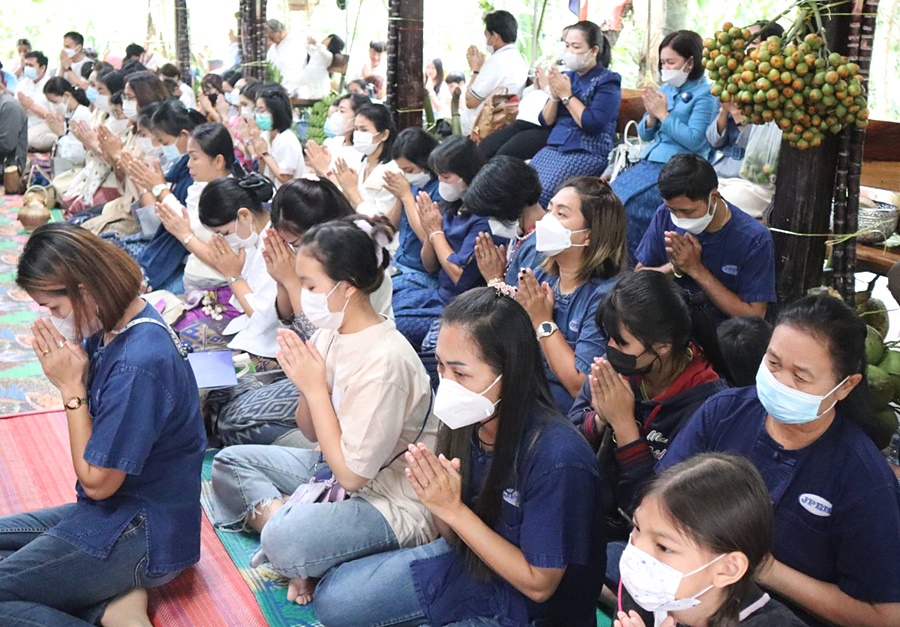 ปลัดกระทรวงมหาดไทย นำคณะร่วมเป็นเจ้าภาพงานทอดกฐินสามัคคี ถวาย ณ ที่พักสงฆ์วังสิ้ว