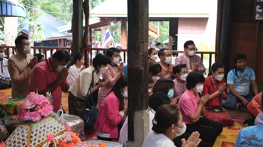 ปลัดกระทรวงมหาดไทย นำคณะร่วมเป็นเจ้าภาพงานทอดกฐินสามัคคี ถวาย ณ ที่พักสงฆ์วังสิ้ว