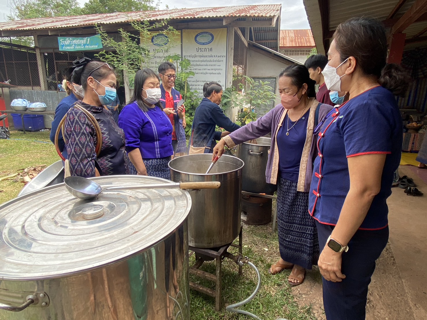 กรมการพัฒนาชุมชน ขับเคลื่อนการสืบสานภูมิปัญญาและองค์ความรู้การย้อมผ้าด้วยสีธรรมชาติในการพัฒนาผลิตภัณฑ์ผ้าไทย พื้นที่จังหวัดนครพนม