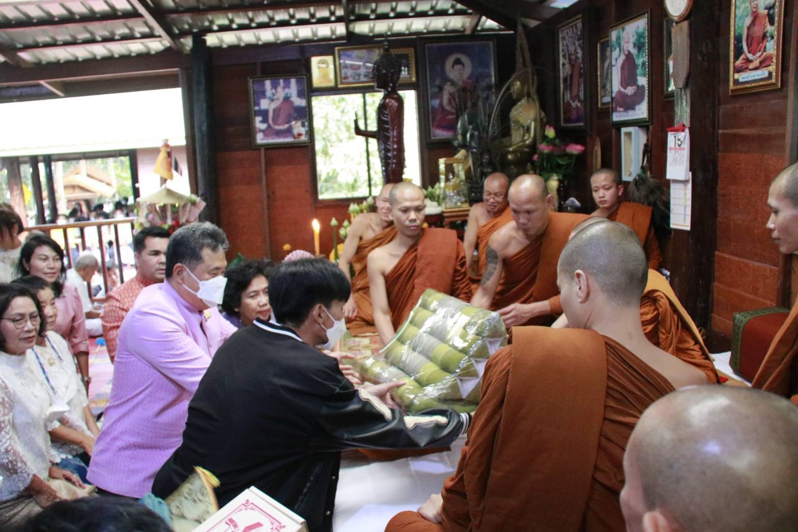ปลัดกระทรวงมหาดไทย นำคณะร่วมเป็นเจ้าภาพงานทอดกฐินสามัคคี ถวาย ณ ที่พักสงฆ์วังสิ้ว