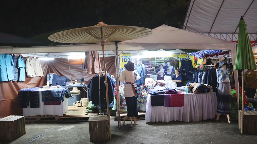 พช.นครพนม เสริมทัพ OTOP งานประเพณีไหลเรือไฟและงานกาชาดจังหวัดนครพนม ประจำปี 2565