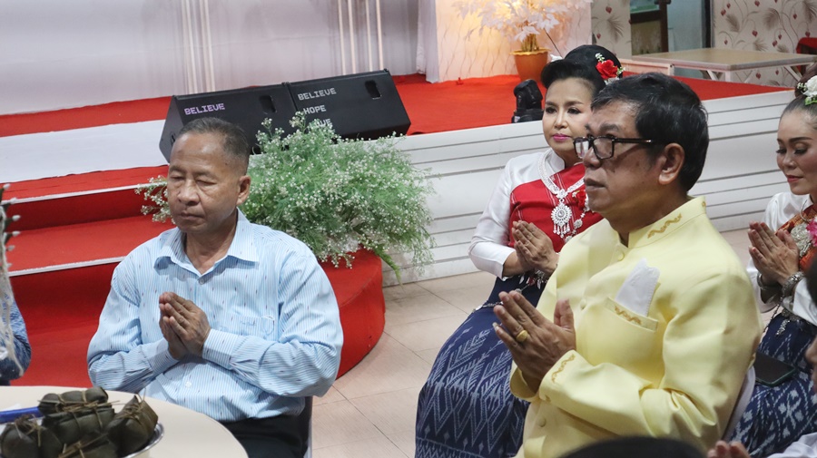 พช.นครพนม จัดกิจกรรม “ร้อยความรัก ถักทอใจ สานสายใย มุทิตา” ในการแสดงความยินดีแด่ข้าราชการที่เกษียณอายุราชการและลาออกจากราชการ