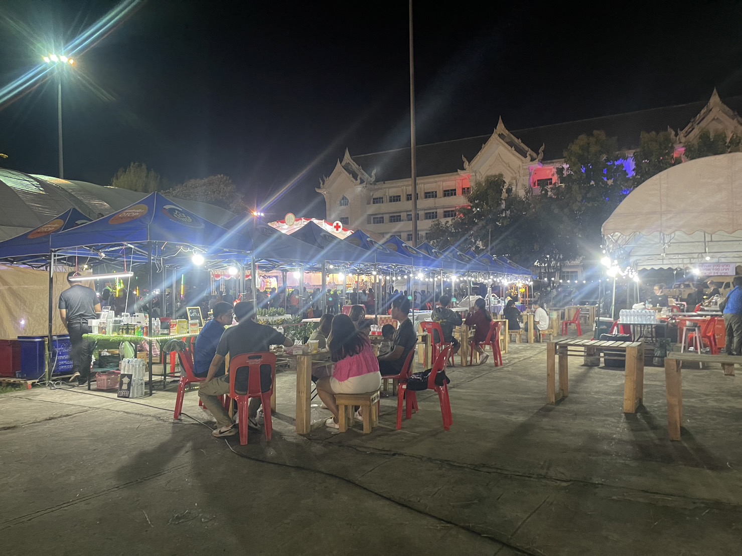 พช.นครพนม เสริมทัพ OTOP งานประเพณีไหลเรือไฟและงานกาชาดจังหวัดนครพนม ประจำปี 2565