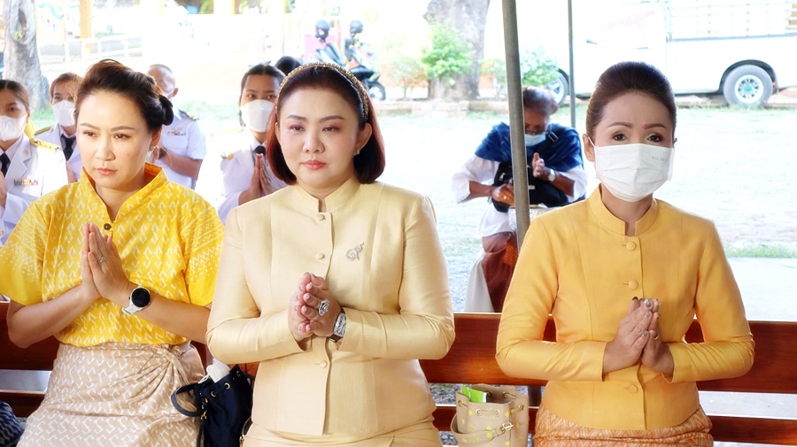 นครพนม ประกอบพิธีน้อมรำลึกในพระมหากรุณาธิคุณ เนื่องในวันคล้ายวันสวรรคต พระบาทสมเด็จพระบรมชนกาธิเบศร มหาภูมิพลอดุลเดชมหาราช บรมนาถบพิตร 13 ตุลาคม 2565