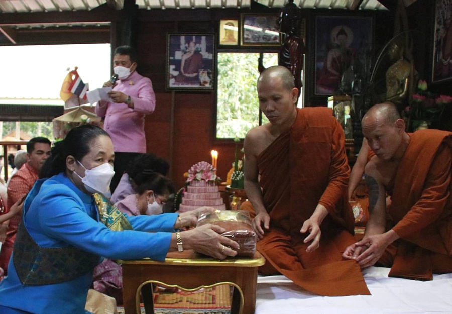 ปลัดกระทรวงมหาดไทย นำคณะร่วมเป็นเจ้าภาพงานทอดกฐินสามัคคี ถวาย ณ ที่พักสงฆ์วังสิ้ว