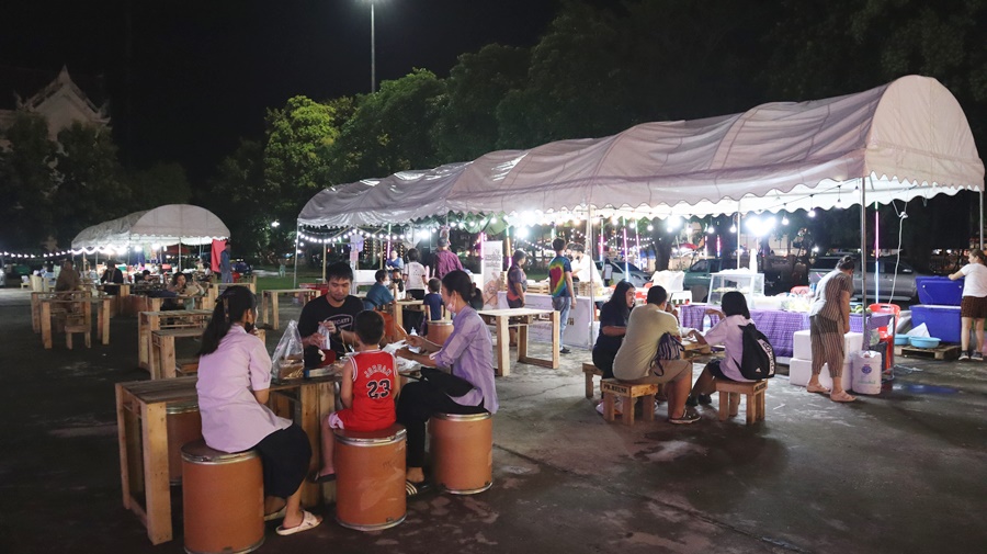 พช.นครพนม เสริมทัพ OTOP งานประเพณีไหลเรือไฟและงานกาชาดจังหวัดนครพนม ประจำปี 2565