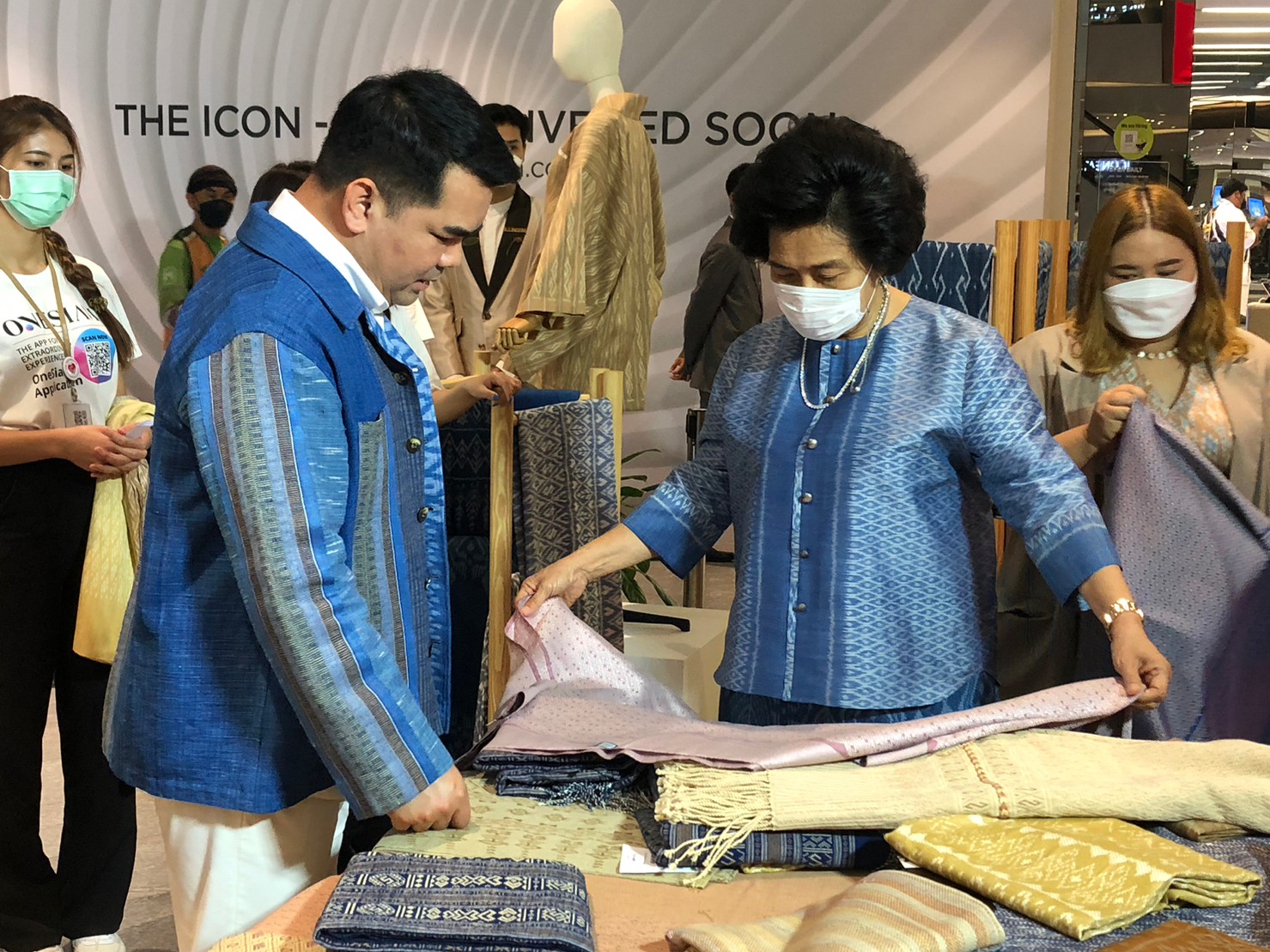 กรมการพัฒนาชุมชน จัดนิทรรศการโครงการสืบสานพระราชปณิธาน “นาหว้าโมเดล” ในโอกาสครบ 50 ปี โครงการศิลปาชีพ “การพัฒนาชุมชนต้นแบบการทอผ้าและการพัฒนาผลิตภัณฑ์ผ้าชุมชนบ้านนาหว้า” ส่งเสริมผ้าไทยมีความร่วมสมัยสู่สากล
