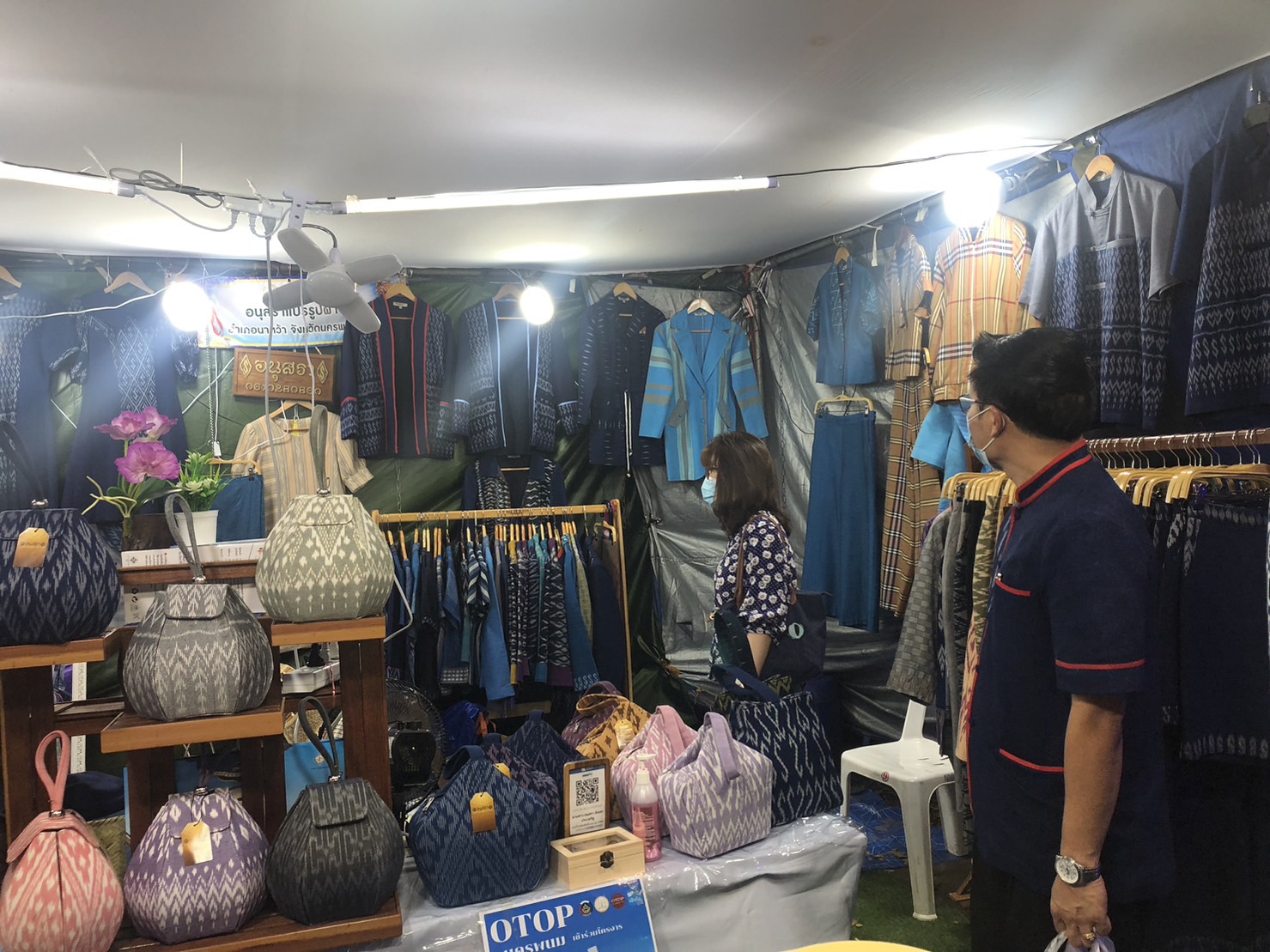 พช.นครพนม เสริมทัพ OTOP งานประเพณีไหลเรือไฟและงานกาชาดจังหวัดนครพนม ประจำปี 2565