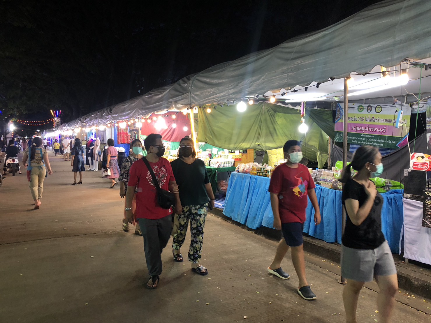 พช.นครพนม เสริมทัพ OTOP งานประเพณีไหลเรือไฟและงานกาชาดจังหวัดนครพนม ประจำปี 2565