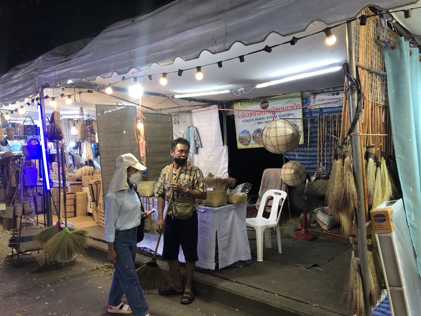 พช.นครพนม เสริมทัพ OTOP งานประเพณีไหลเรือไฟและงานกาชาดจังหวัดนครพนม ประจำปี 2565