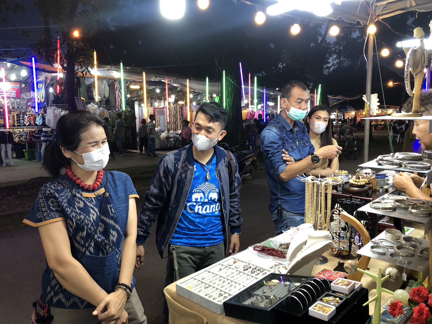 พช.นครพนม เสริมทัพ OTOP งานประเพณีไหลเรือไฟและงานกาชาดจังหวัดนครพนม ประจำปี 2565