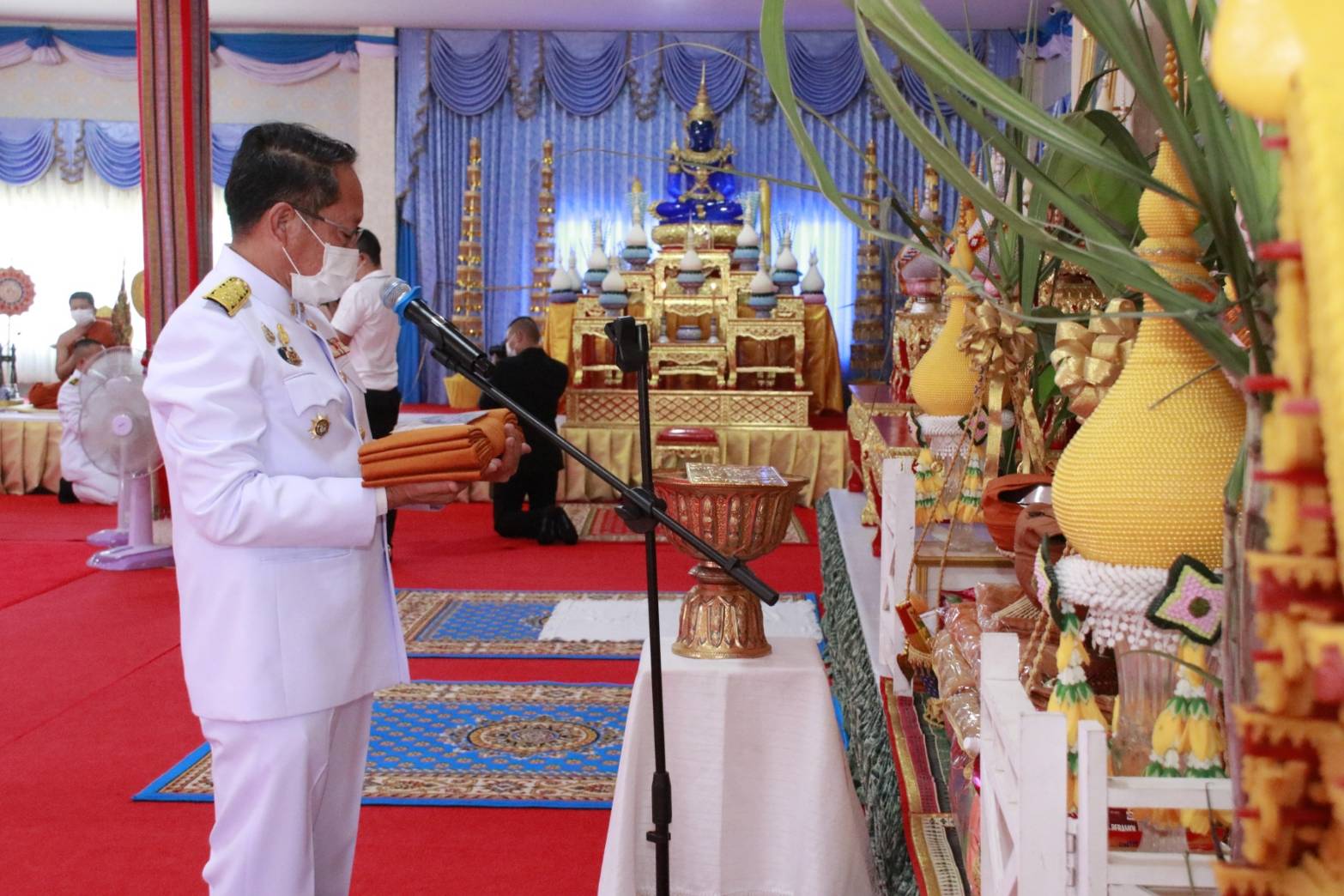 นครพนม พร้อมใจประกอบพิธีทอดผ้าป่าสมทบโครงการทุนเล่าเรียนหลวงสำหรับพระสงฆ์ไทย