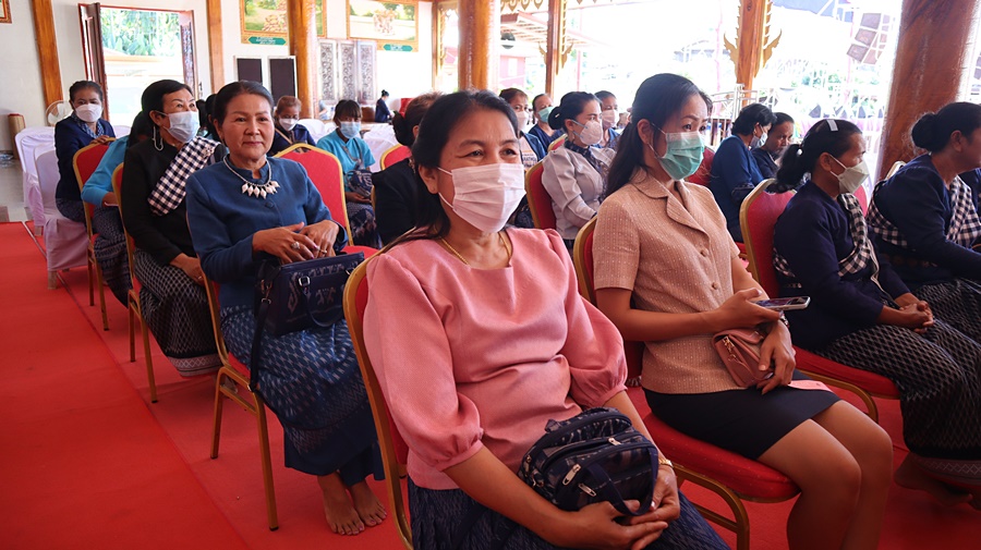 ผู้ตรวจราชการกรมการพัฒนาชุมชน เพิ่มประสิทธิภาพสตรีไทนาหว้า