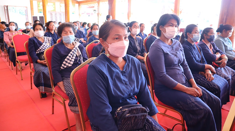 ผู้ตรวจราชการกรมการพัฒนาชุมชน เพิ่มประสิทธิภาพสตรีไทนาหว้า