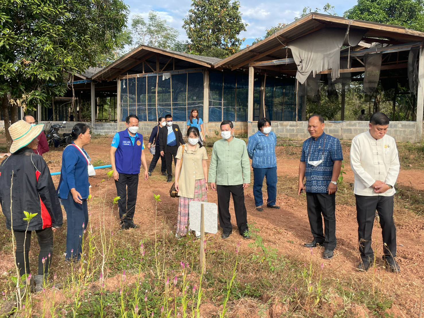อธิบดีกรมการพัฒนาชุมชน ตรวจติดตามการดำเนินโครงการสืบสานพระราชปณิธาน “นาหว้าโมเดล” ในโอกาสครบรอบ 50 ปี โครงการศิลปาชีพ
