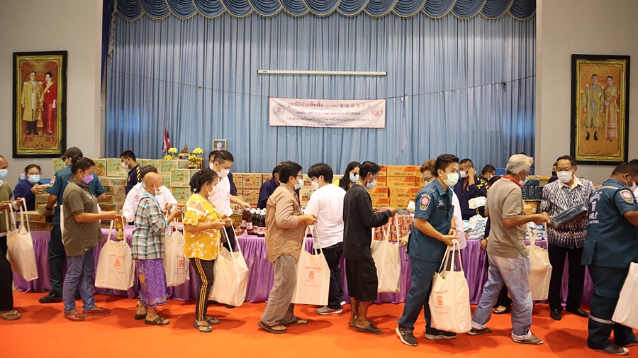 นครพนม ร่วมจัดกิจกรรมแจกผ้าห่มและเครื่องอุปโภค-บริโภคป้องกันภัยหนาว