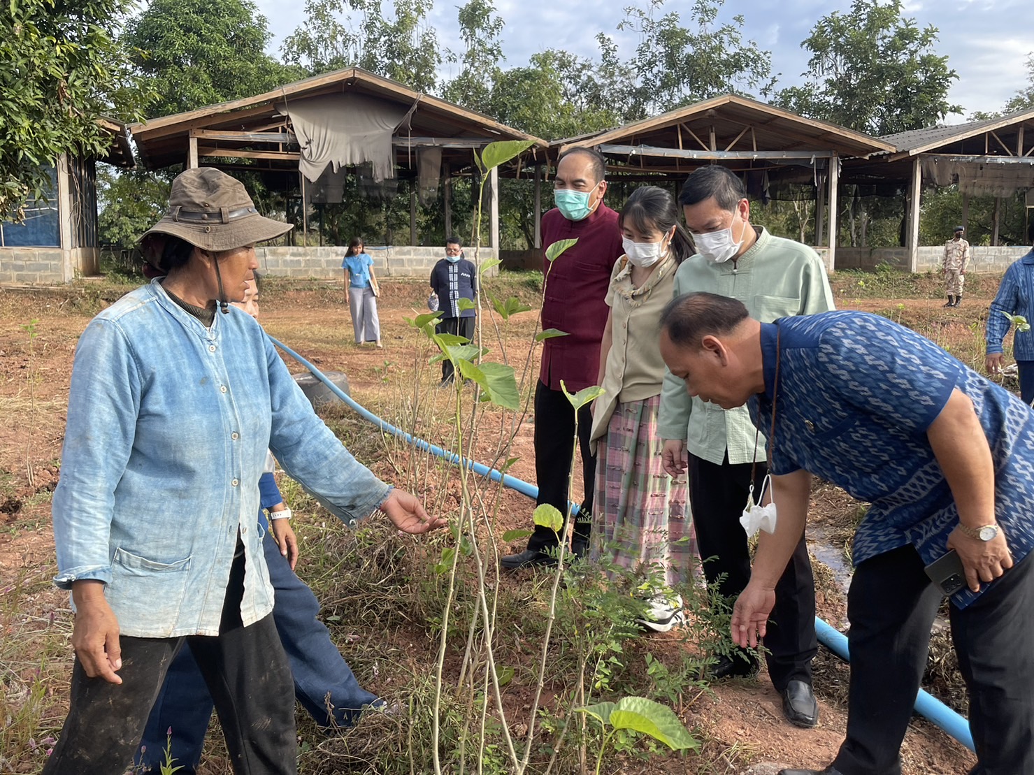 อธิบดีกรมการพัฒนาชุมชน ตรวจติดตามการดำเนินโครงการสืบสานพระราชปณิธาน “นาหว้าโมเดล” ในโอกาสครบรอบ 50 ปี โครงการศิลปาชีพ