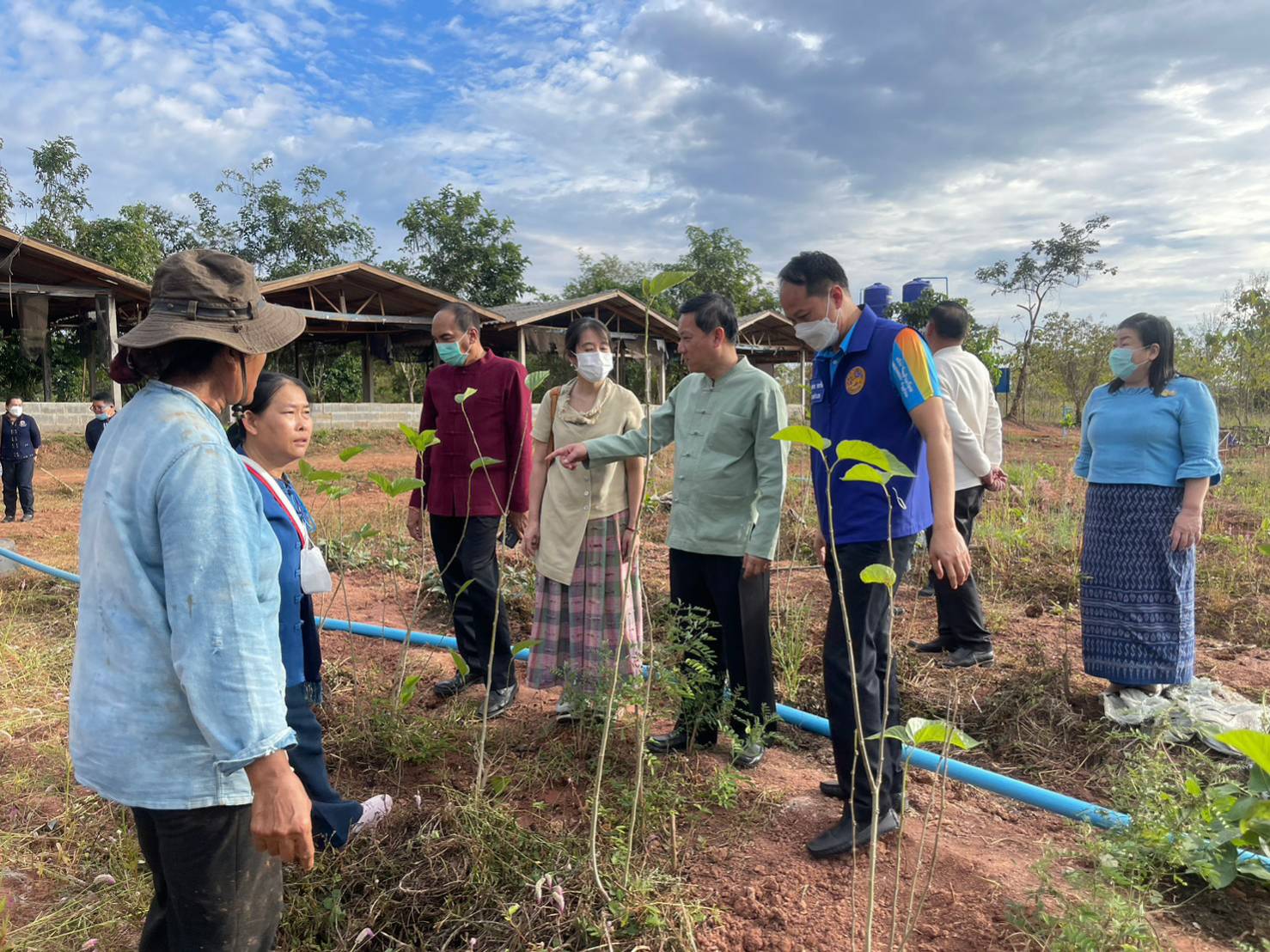 อธิบดีกรมการพัฒนาชุมชน ตรวจติดตามการดำเนินโครงการสืบสานพระราชปณิธาน “นาหว้าโมเดล” ในโอกาสครบรอบ 50 ปี โครงการศิลปาชีพ