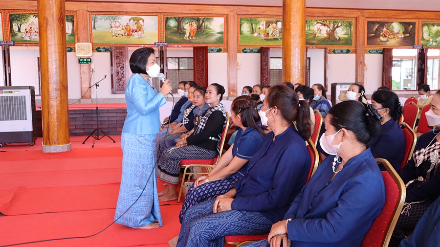 ผู้ตรวจราชการกรมการพัฒนาชุมชน เพิ่มประสิทธิภาพสตรีไทนาหว้า