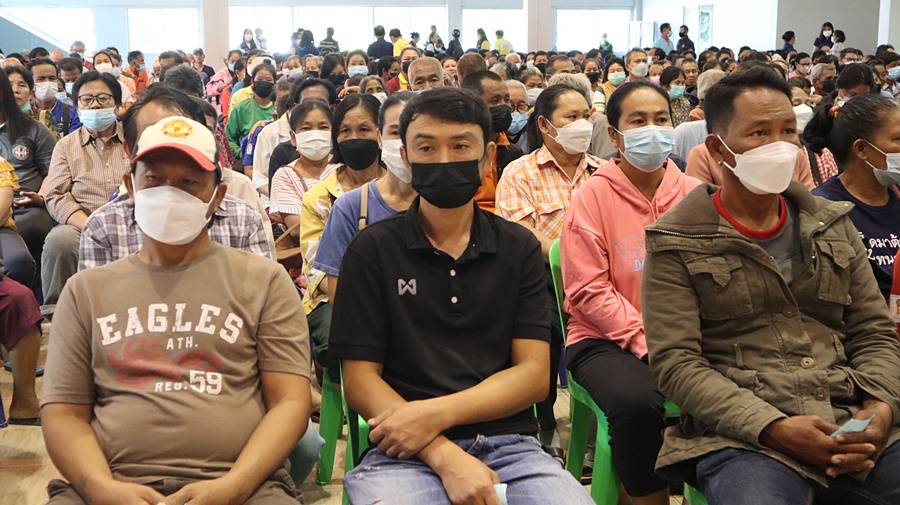 นครพนม ร่วมจัดกิจกรรมแจกผ้าห่มและเครื่องอุปโภค-บริโภคป้องกันภัยหนาว