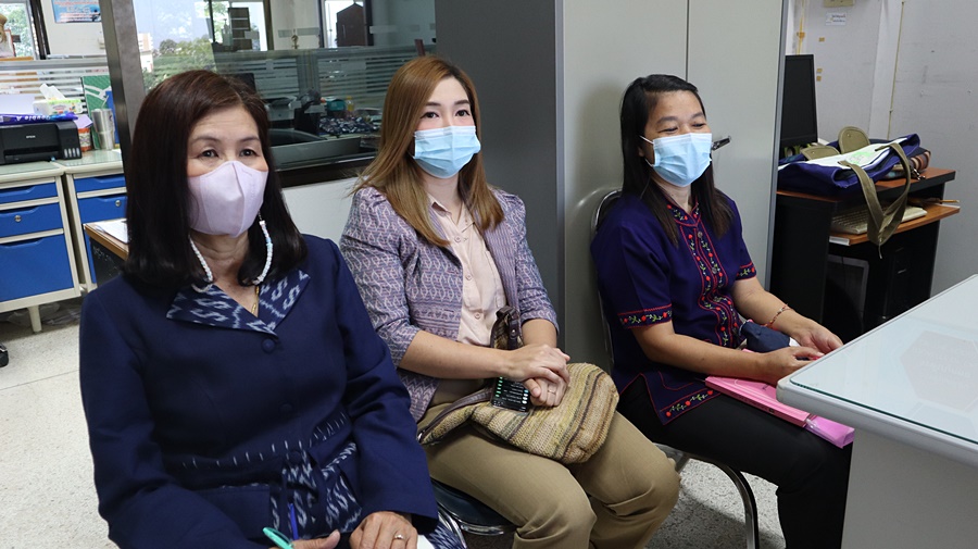 พช.นครพนม ร่วมอบรมเพิ่มทักษะการจัดการความรู้ด้านการถอดบทเรียน ผ่านระบบออนไลน์