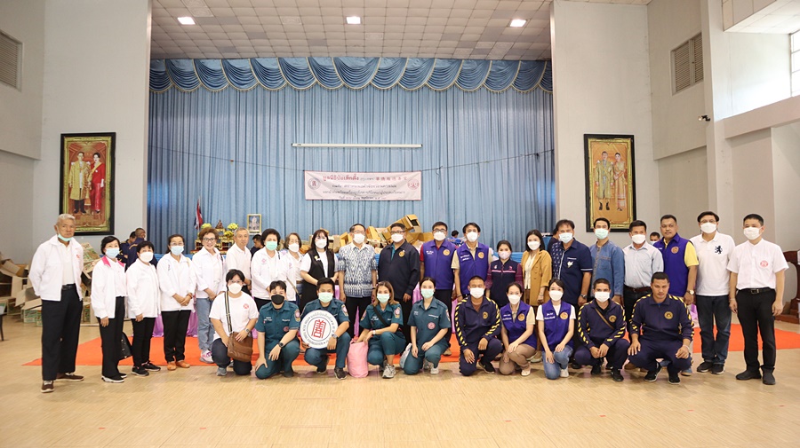 นครพนม ร่วมจัดกิจกรรมแจกผ้าห่มและเครื่องอุปโภค-บริโภคป้องกันภัยหนาว