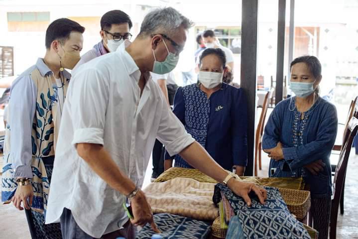 “นาหว้าโมเดล” การพัฒนาภูมิปัญญาผ้าไทยเพื่อพัฒนาคุณภาพชีวิตสู่ความเจริญอย่างยั่งยืน