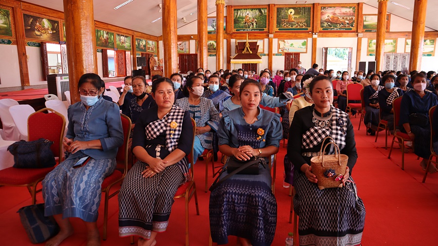 ผู้ตรวจราชการกรมการพัฒนาชุมชน เพิ่มประสิทธิภาพสตรีไทนาหว้า