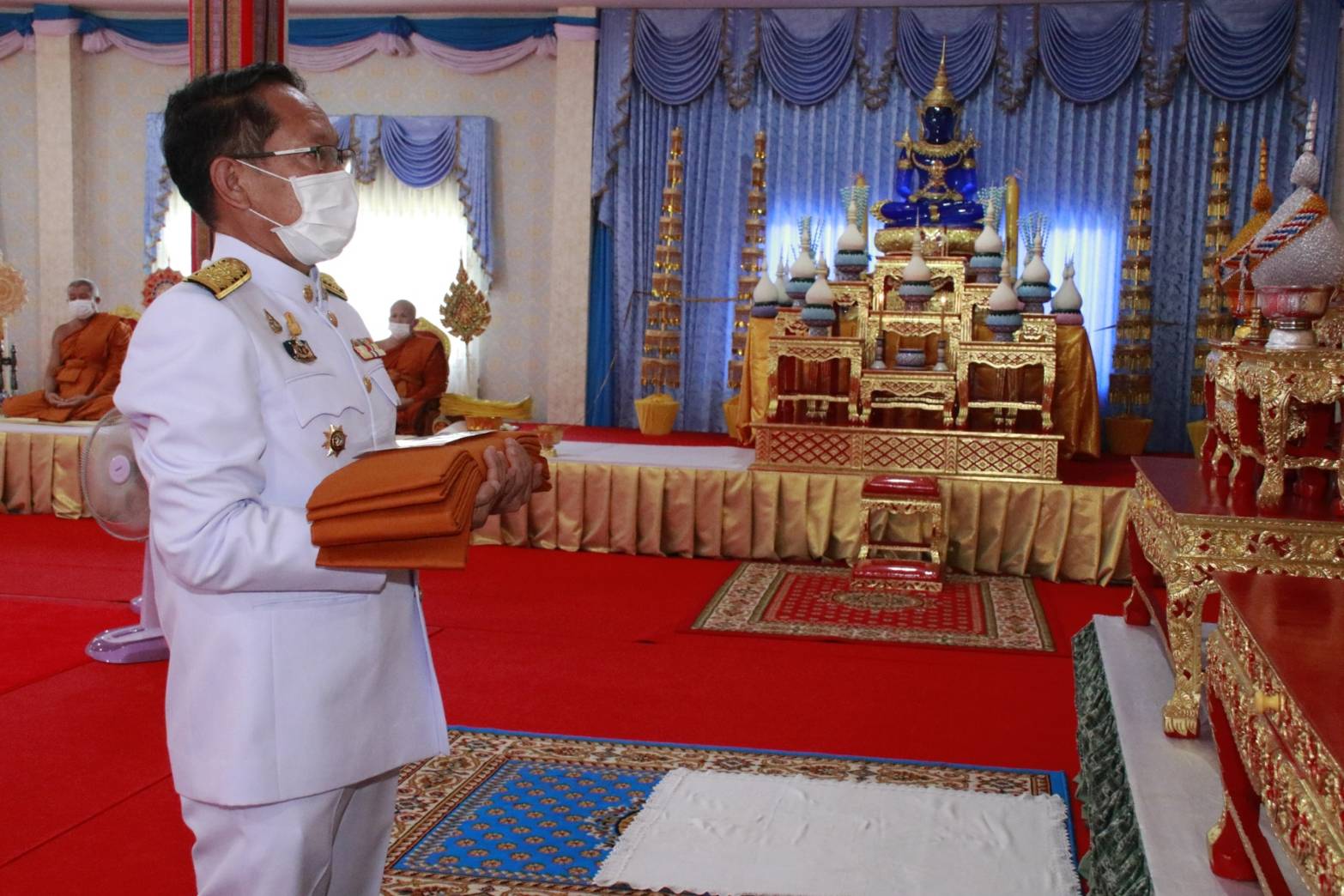 นครพนม พร้อมใจประกอบพิธีทอดผ้าป่าสมทบโครงการทุนเล่าเรียนหลวงสำหรับพระสงฆ์ไทย