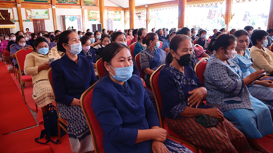 ผู้ตรวจราชการกรมการพัฒนาชุมชน เพิ่มประสิทธิภาพสตรีไทนาหว้า