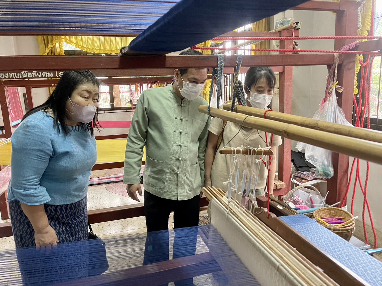 อธิบดีกรมการพัฒนาชุมชน ตรวจติดตามการดำเนินโครงการสืบสานพระราชปณิธาน “นาหว้าโมเดล” ในโอกาสครบรอบ 50 ปี โครงการศิลปาชีพ