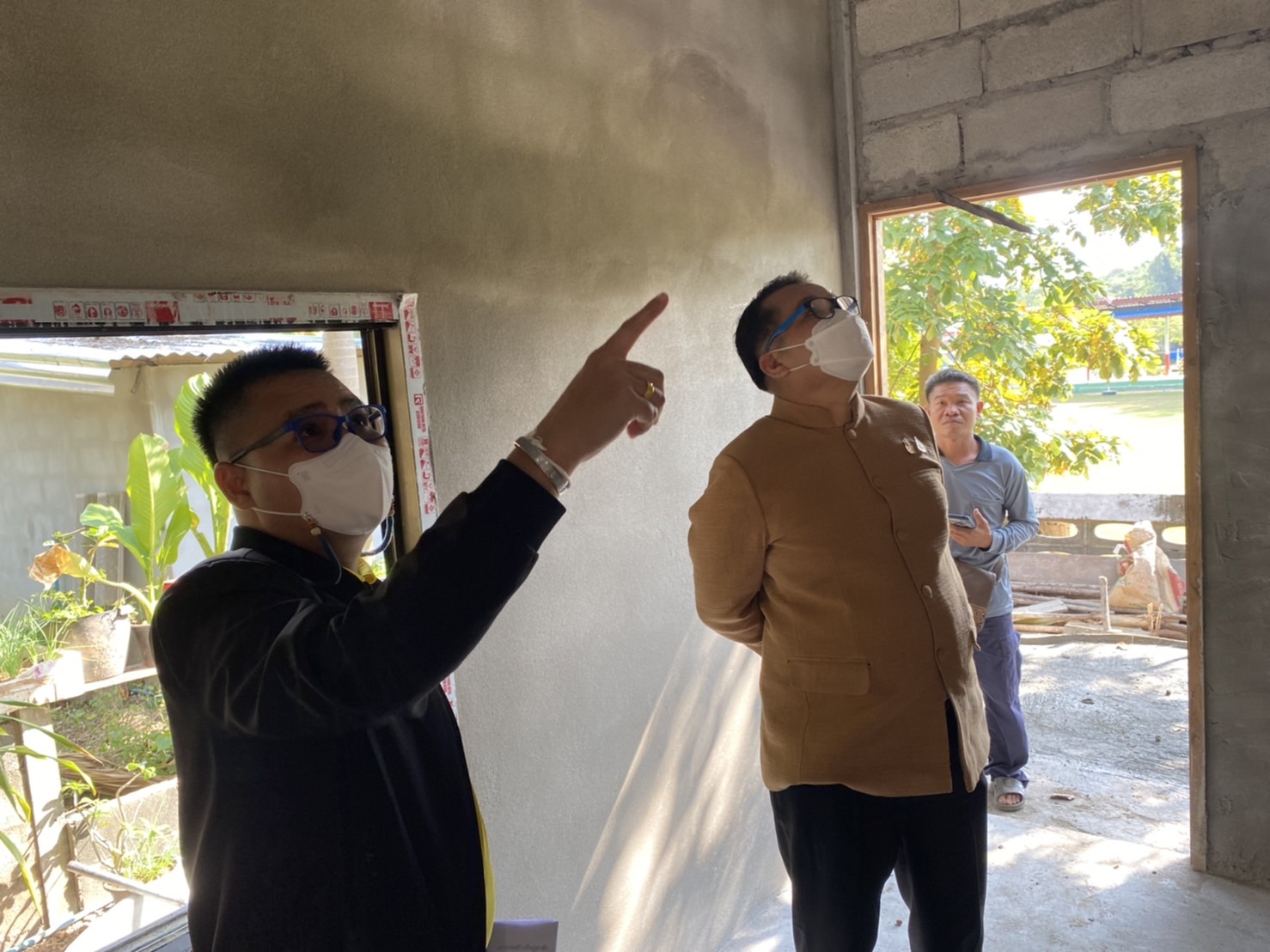 รองหัวหน้าผู้ตรวจราชการกรมการพัฒนาชุมชนลงพื้นที่ติดตามการดำเนินงานตามโครงการบ้านห่วงใย จากใจ GLO สำนักงานสลากกินแบ่งรัฐบาล จ.นครพนม