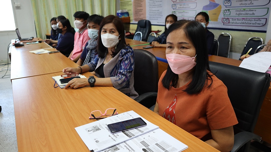ผู้ตรวจราชการกรมการพัฒนาชุมชน เพิ่มประสิทธิภาพงานกองทุนพัฒนาบทบาทสตรีจังหวัดนครพนม 