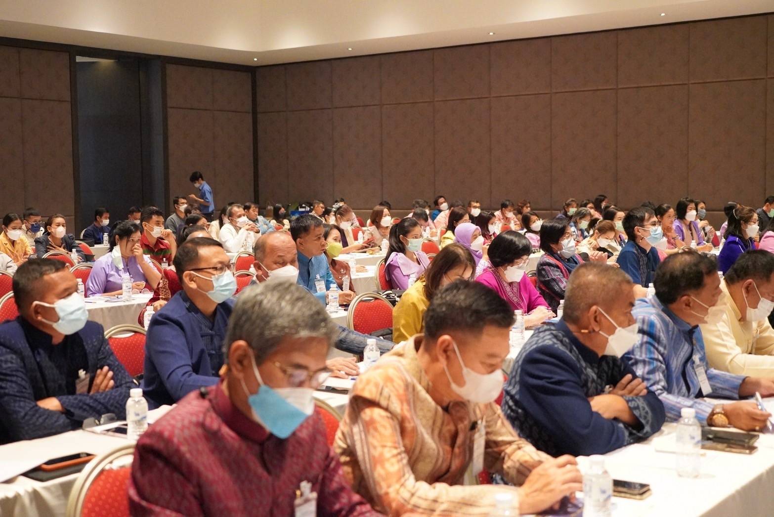 นครพนมร่วมการประชุมเชิงปฏิบัติการสร้างความเข้าใจการขับเคลื่อนการขจัดความยากจนในระดับพื้นที่